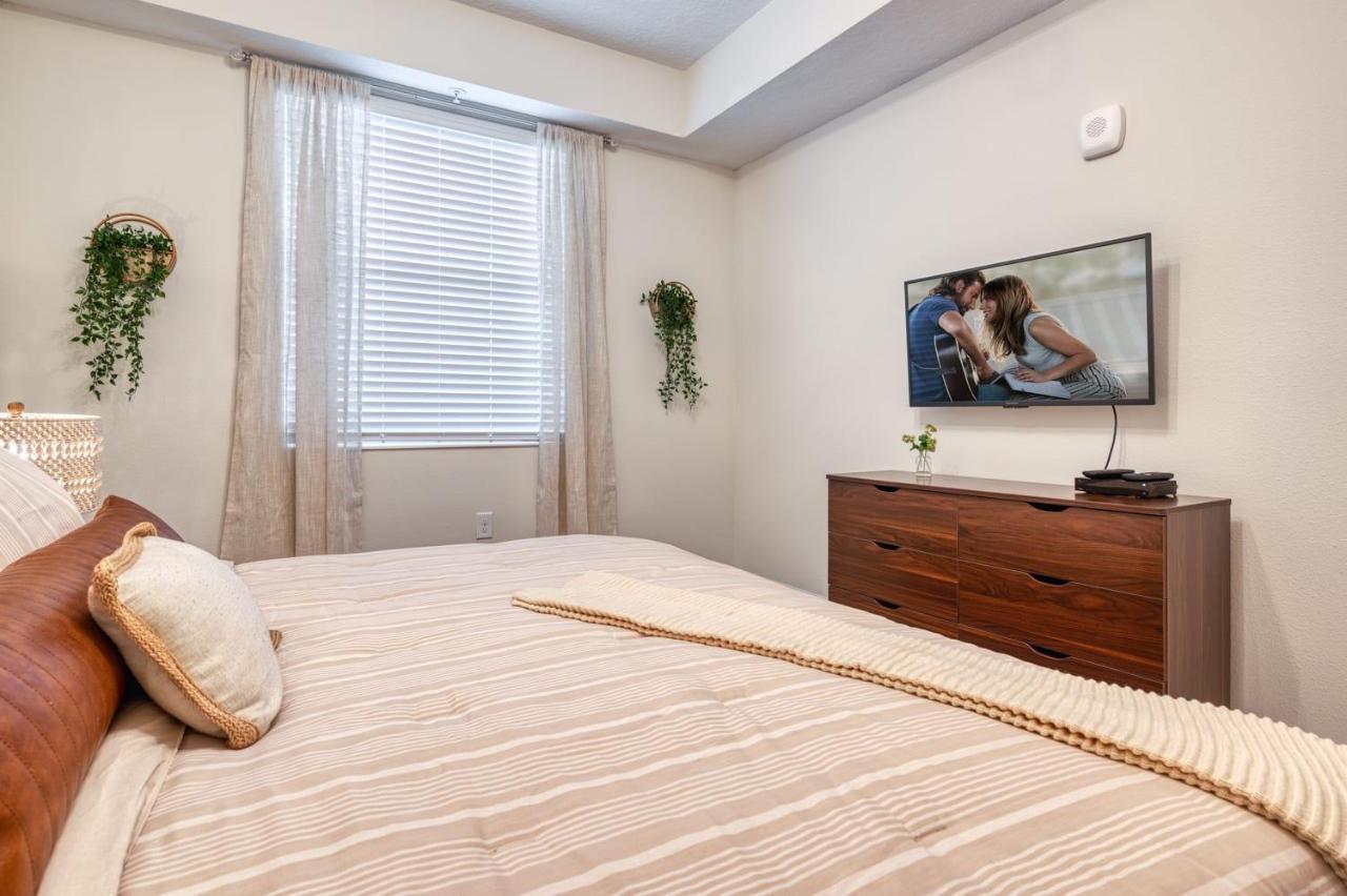 Modern Apartment With Mickey Themed Bedroom Kissimmee Exteriör bild